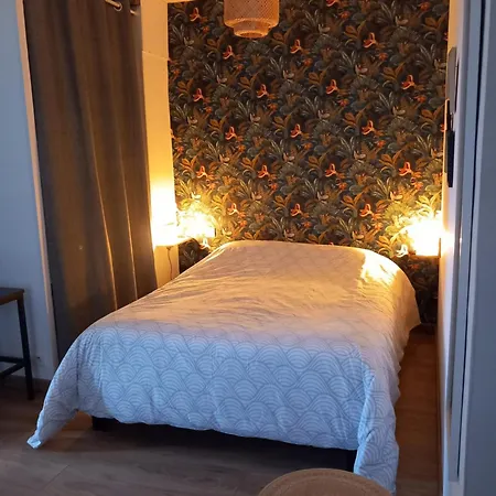 En Baronnies Avec Balcon Et Parking *