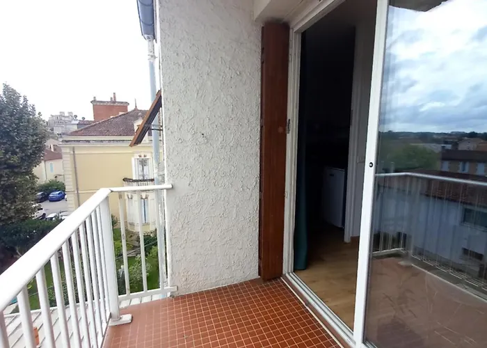 En Baronnies Avec Balcon Et Parking