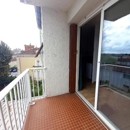 En Baronnies Avec Balcon Et Parking