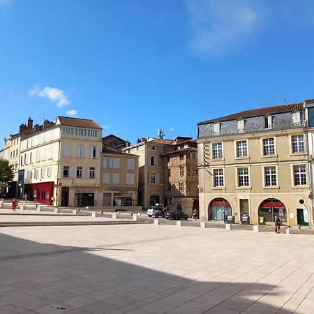 En Baronnies Avec Balcon Et Parking Apartman Auch