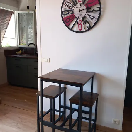 En Baronnies Avec Balcon Et Parking