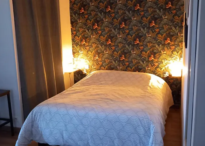 En Baronnies Avec Balcon Et Parking *